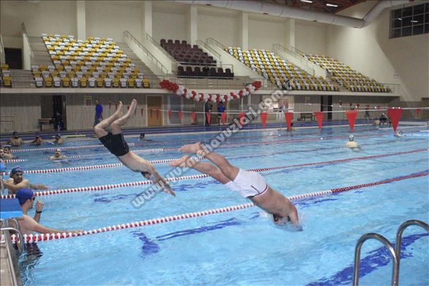 Muş Yarı Olimpik Yüzme Havuzu
